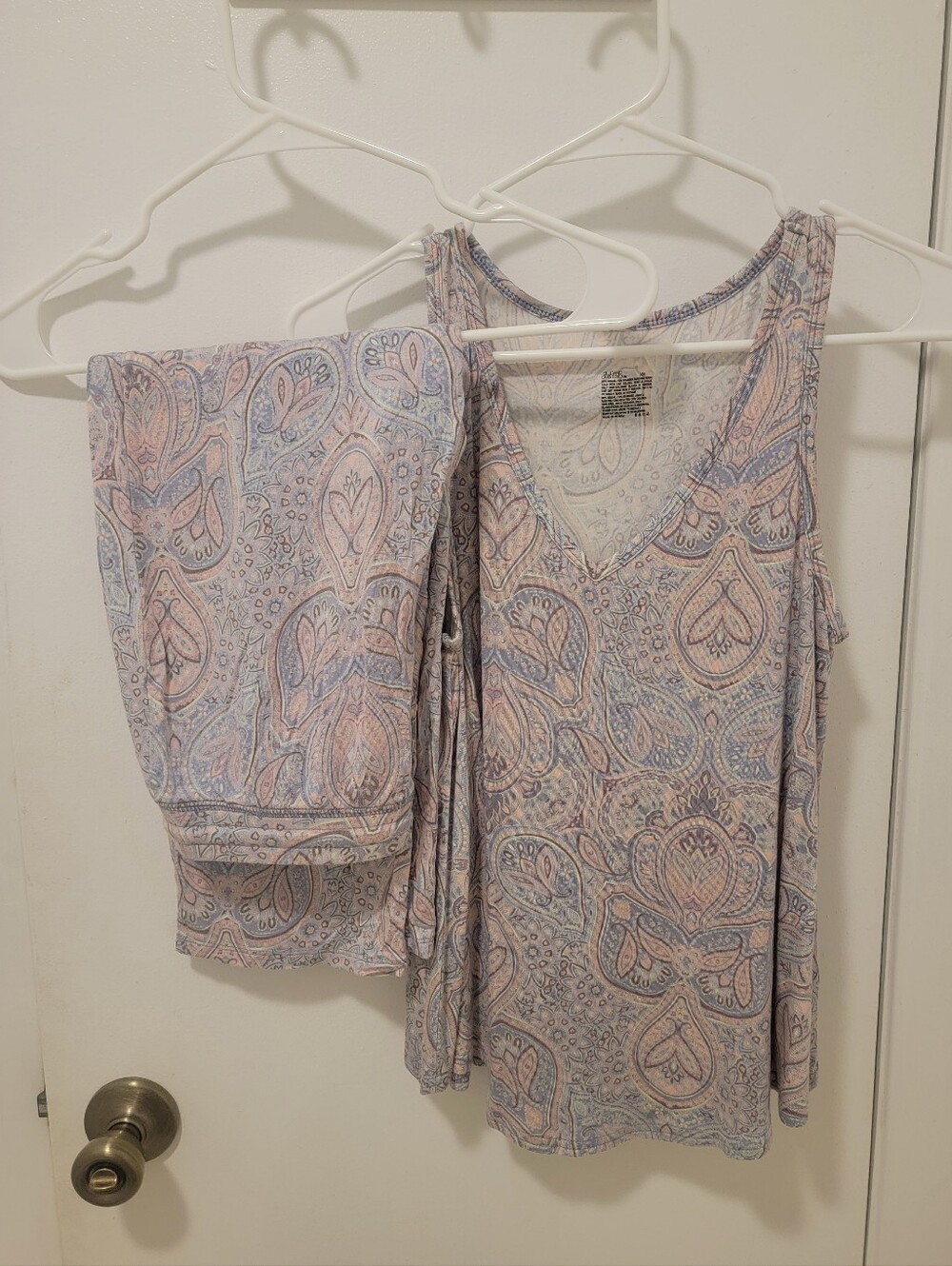Paisley Print V-Neck Tank Set in Soft Pastels
